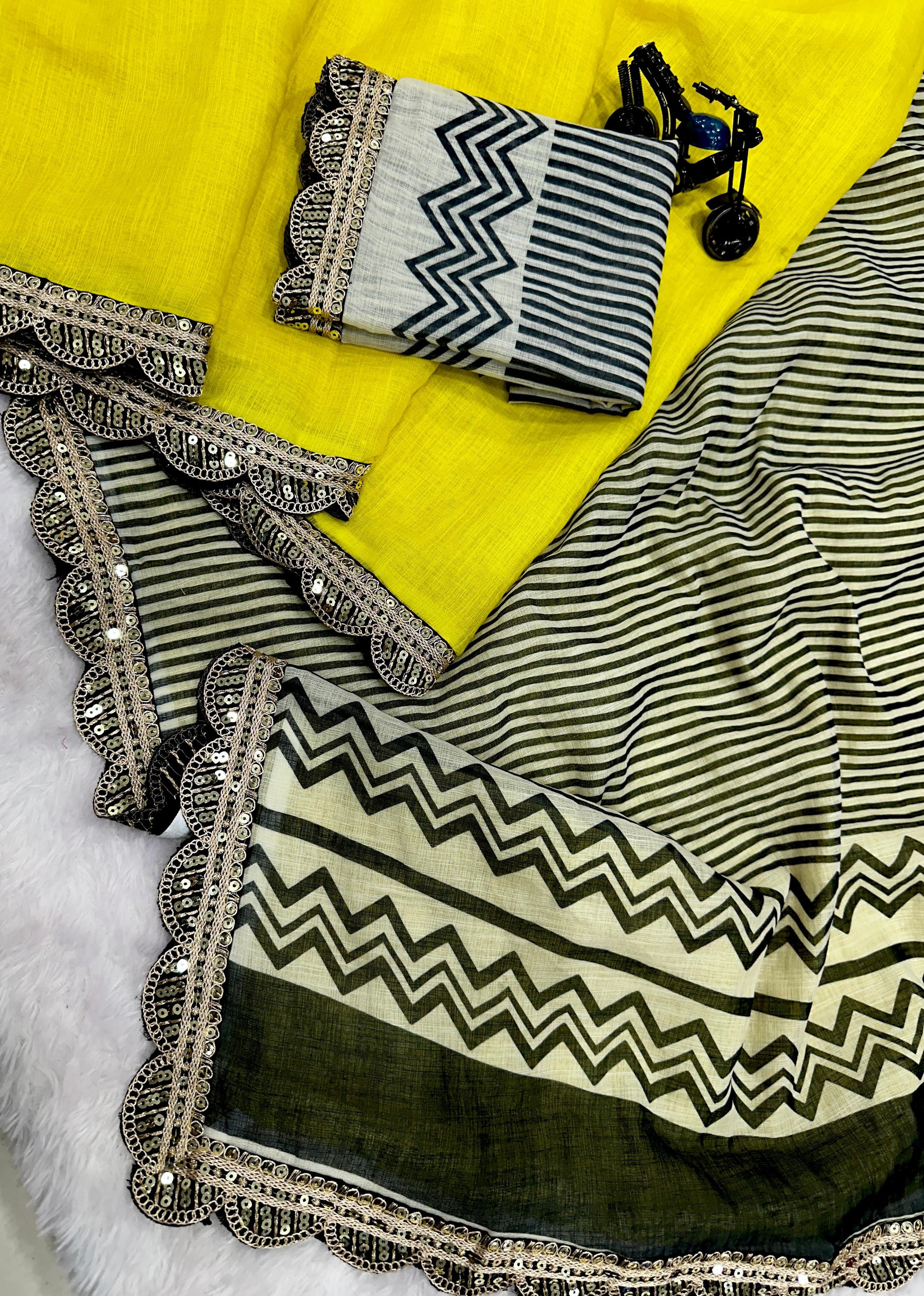 Linen Cotton Digital Print Saree with Foil Print & Embroidery Lace Work