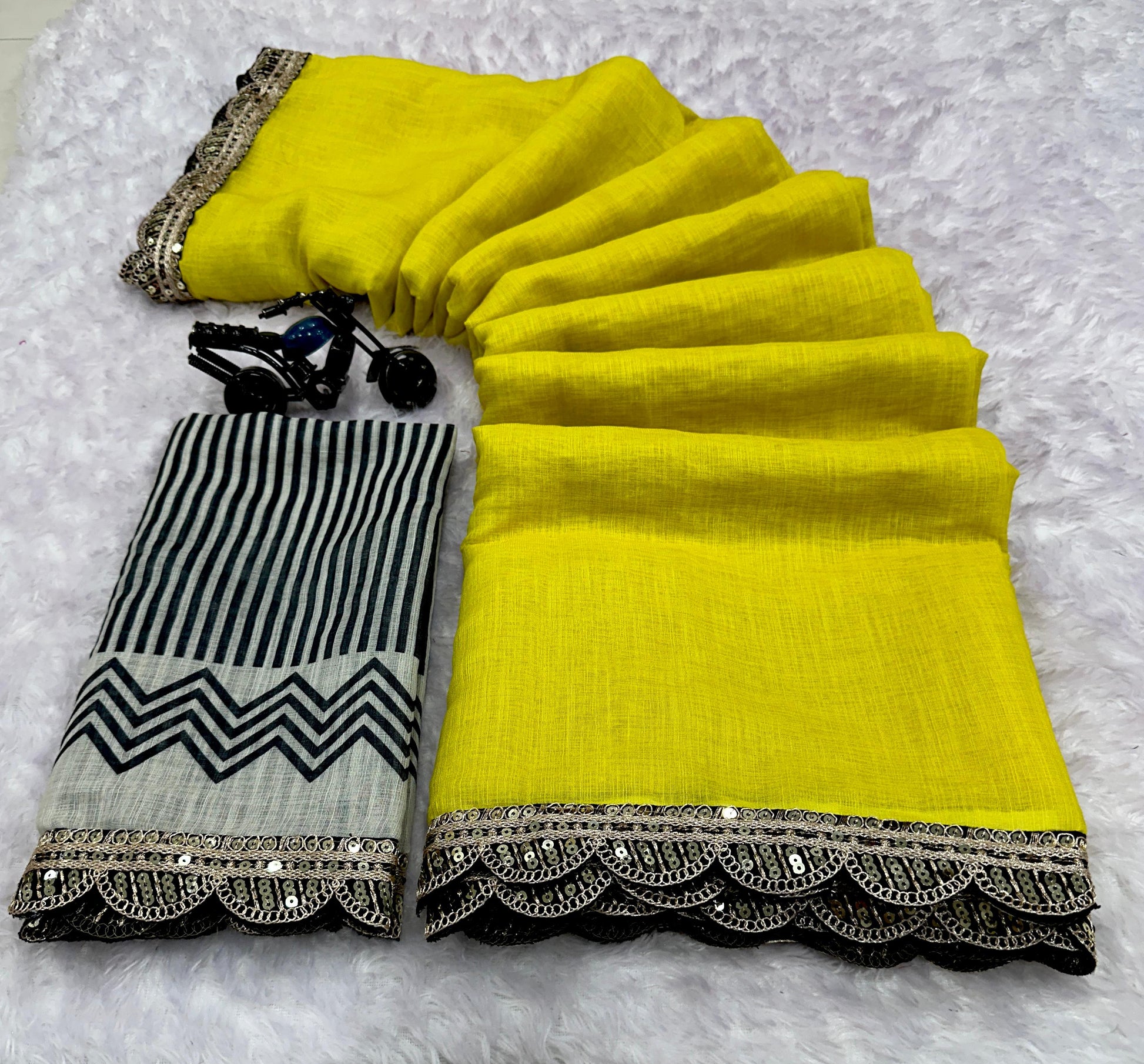 Linen Cotton Digital Print Saree with Foil Print & Embroidery Lace Work